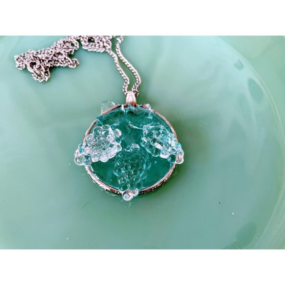 Vintage Blue Lucite Molded Grapes Pendant Necklace - Picture 8 of 10